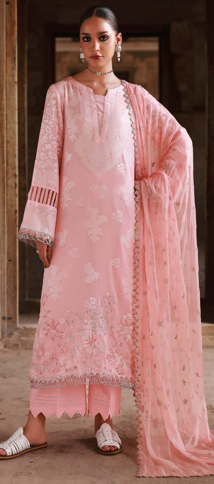 Maya jacquard by Nurèh Embroidered jacquard collection with embroidered chiffon dupatta